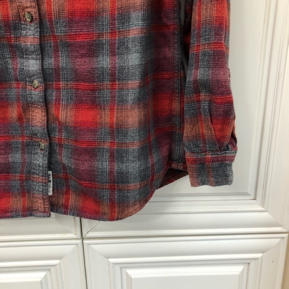 Roots women’s flannel plaid button shirt - Picture 3 of 10
